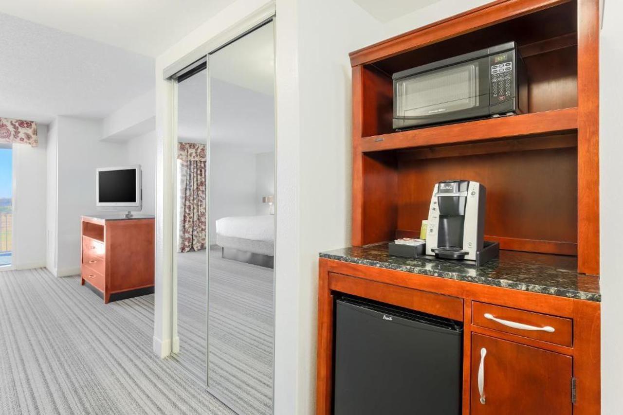 Hilton Garden Inn Роанок-Рапидс Экстерьер фото