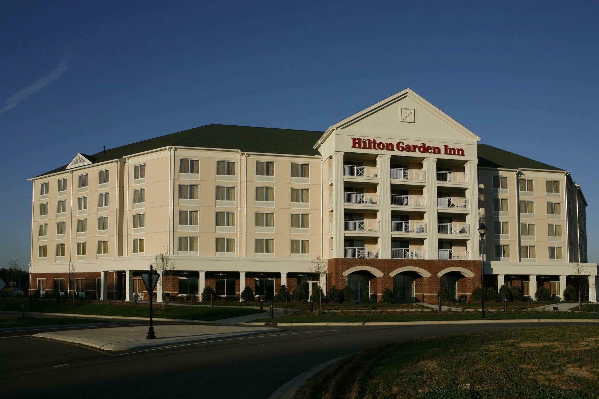 Hilton Garden Inn Роанок-Рапидс Экстерьер фото