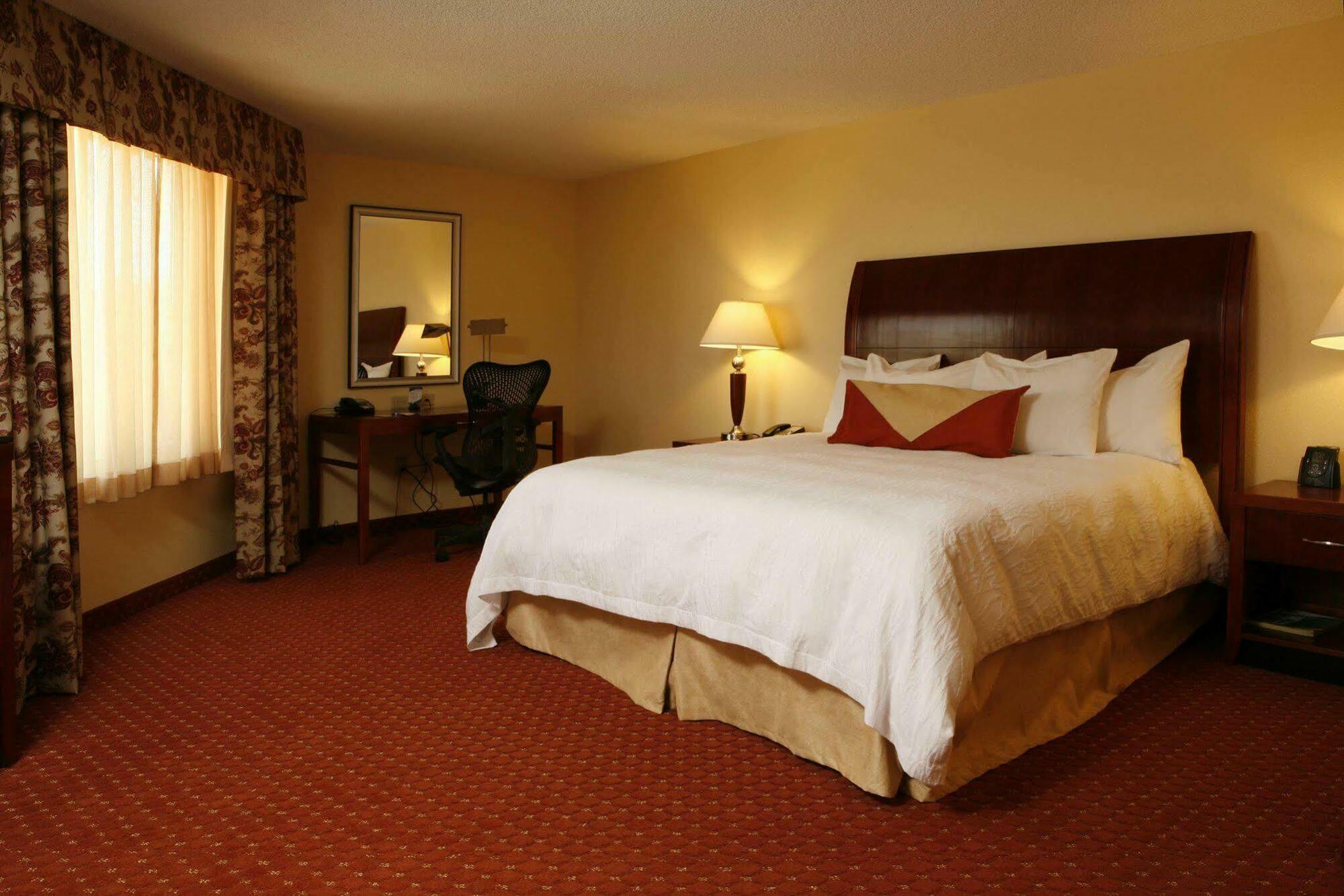 Hilton Garden Inn Роанок-Рапидс Экстерьер фото